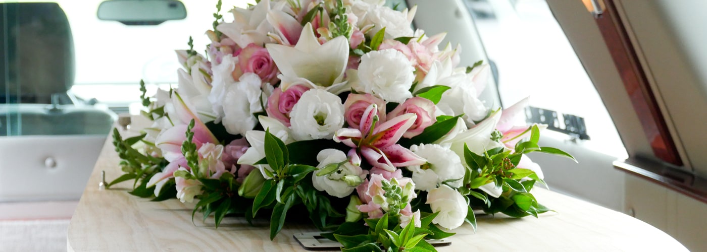 Seasonal bouquets from Snowballs Flower Gallery in Rosebud offering same-day delivery