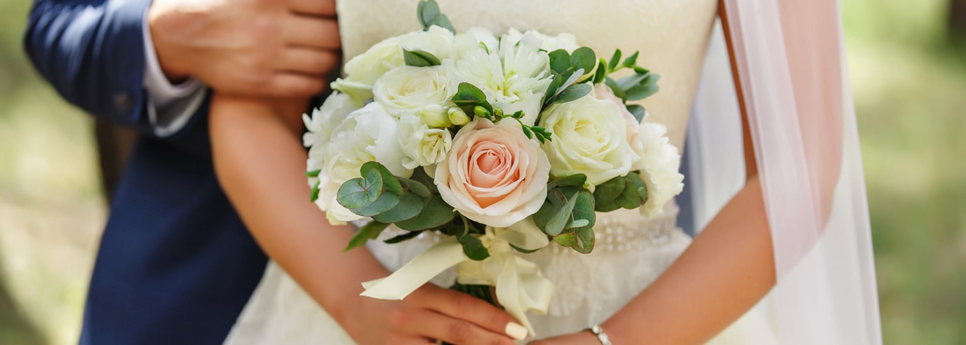 Seasonal bouquets from Snowballs Flower Gallery in Rosebud offering same-day delivery